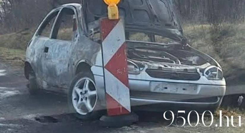 Rejtélyes autóégések Vasban, miért gyulladtak ki az út szélén elhagyott járművek?