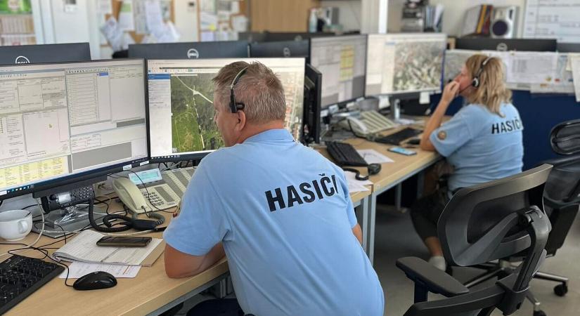 Tavaly átlagosan 3,5 percenként csörgött a tűzoltók segélyvonala