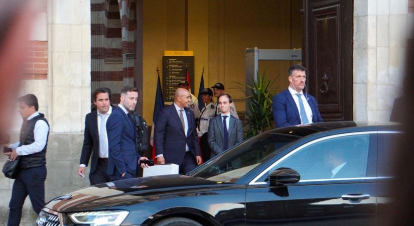 Királyi extrák: vedd meg III. Károly személyautóját