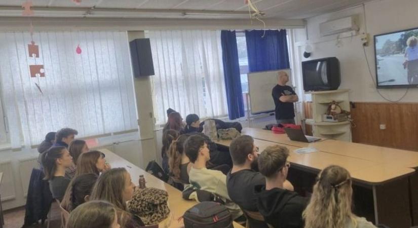 "Jótékonysági Témahét" a Krúdy Technikumban - fotó, videó