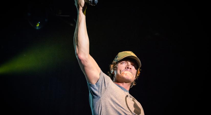 Elhunyt a világhírű rocksztár: a diagnózis után egy éve sem maradt