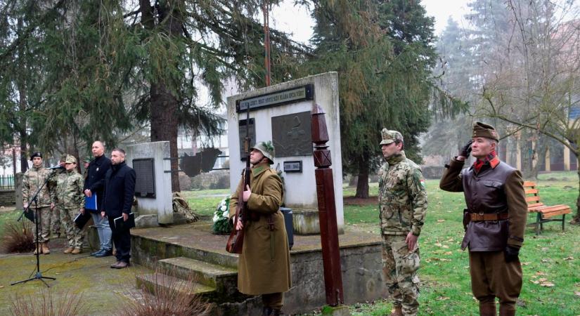 Túrával emlékeztek a doni hősökre Kutason