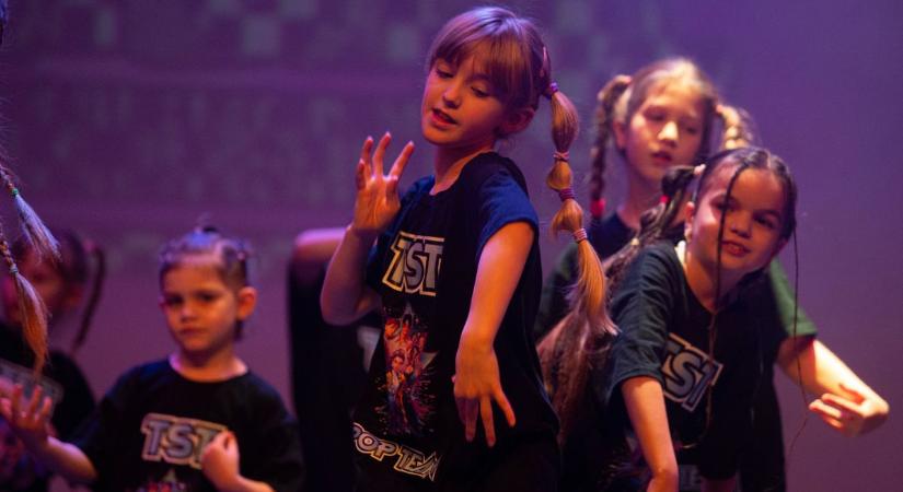 Tiszta szívből táncoltak: felejthetetlen estét hozott a TST Gála a Hírös Agórában – fotók, videó