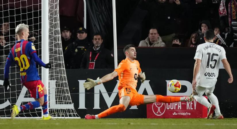 Nagy a baj: meg kellett műteni az FC Barcelona német válogatott kapusát