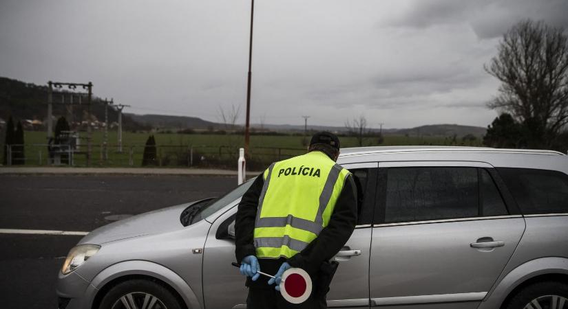 Az Ipoly vízszintemelkedése miatt lezárták a magyar-szlovák államhatáron lévő Szent-Iványi hidat