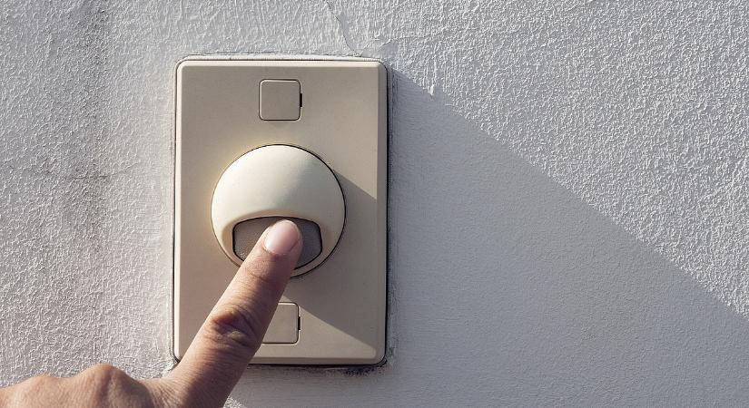 Veszélyes trükk terjed: ne engedje be, aki ezt mondja