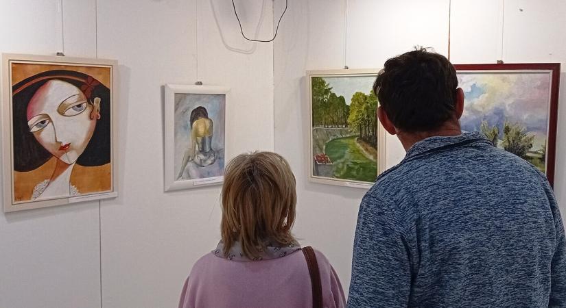 Egy különleges utazás megállója – Lászlovszky Ágnes párkányi kiállítása