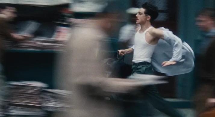 Timothée Chalamet pingpongozik, Polgár Judit a sakktáblán és Brendan Fraser családot bérel