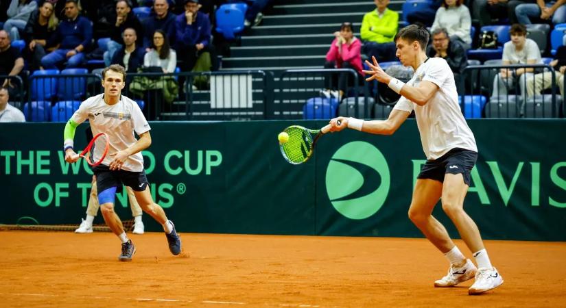 Döntő szettben a párost is az amerikaiak nyerték meg, és továbbjutottak a Davis-kupában