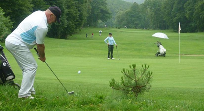 A golf a gazdagok sportja? Debrecenben bizonyítanák, hogy ez nem igaz – videóval