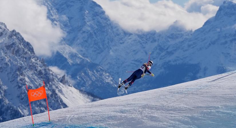 Lindsey Vonn hatalmasat bukott, mentőhelikopter vitte el a pályáról