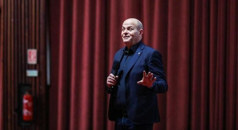 A Cápák között sztárja Szombathelyen - Ezt kérdezték a helyi vállalkozók Moldován Andrástól