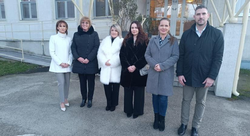 Törődés és köszönet – két szervezet vitt ajándékot a zalaegerszegi Idősek Otthona lakóinak