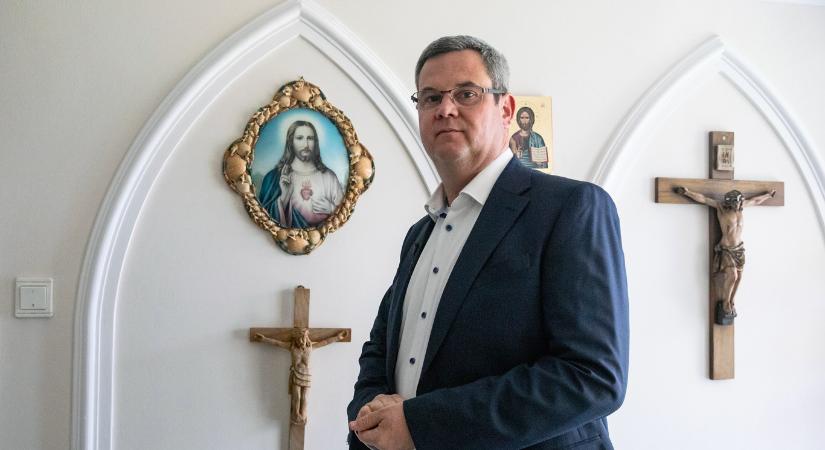 Nem kell túlragozni – reagálta a bzdmegelő egészségügyi államtitkár egy nyílt állkapocstörésre