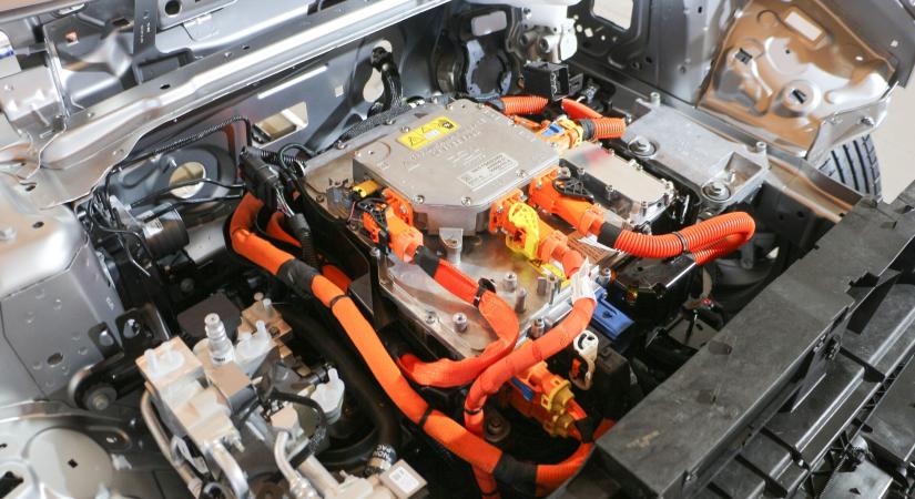 22 milliárd eurót bukott a Stellantis az elhibázott villanyautó-stratégia miatt