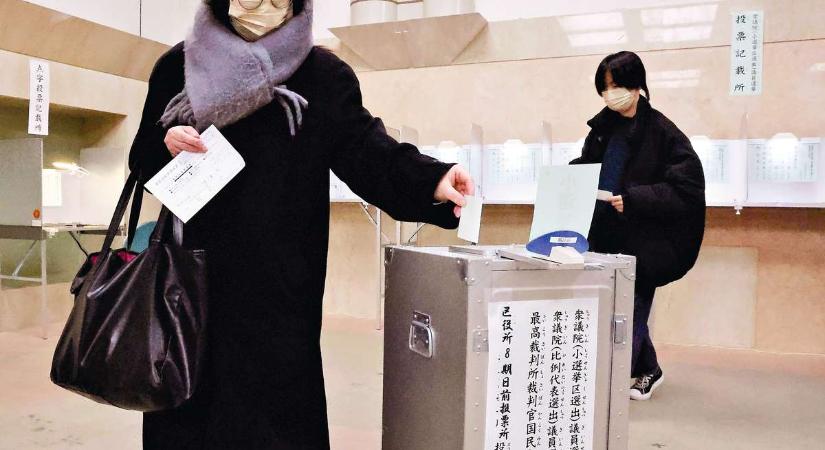 Megkezdődtek az előrehozott választások Japánban
