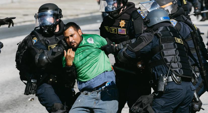 Már a Robloxban is terjednek az ICE razziák, egymást lakoltatják ki a játékosok