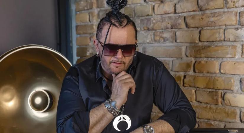 Hosszú évek után meghozta a döntést az Ámokfutók egykori énekese