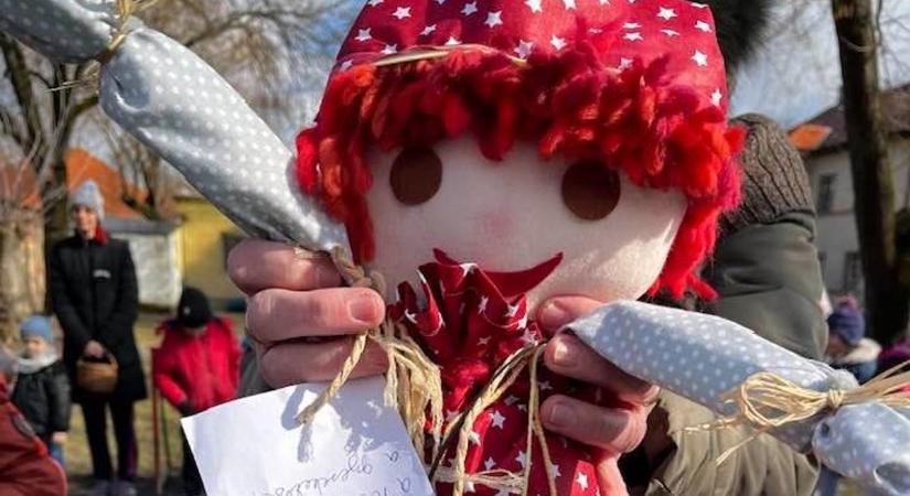 Amikor a hercegnők és szuperhősök együtt űzik el a telet - így telik a farsang a dorogi oviban