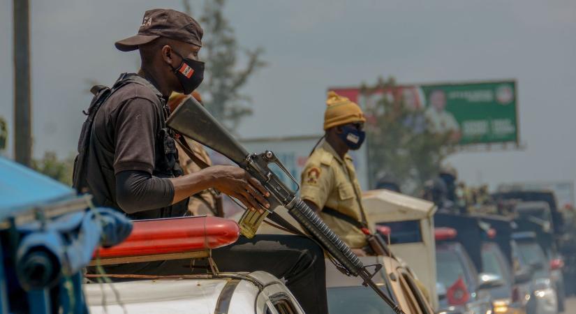 Több embert megölték, egy papot pedig elhurcoltak fegyveresek Nigériában