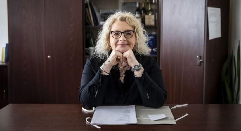 Költészettel dolgozza fel traumáit a megyei rendőrség munkatársa – a verseit érdemes elolvasni