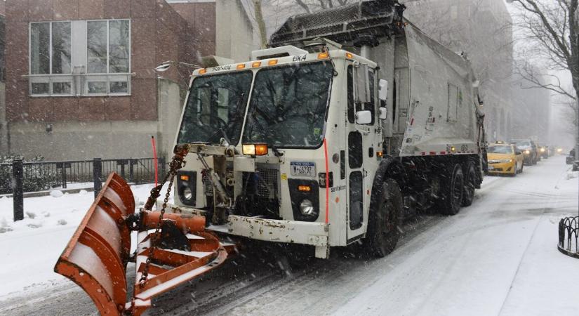 Hókotrók rongáltak meg parkoló autókat – minden esetben elhajtottak a sofőrök