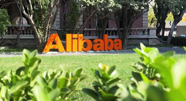 Az Alibaba „Magyarország-pótdíja” ellen vizsgálódik a NAV és a fogyasztóvédelem