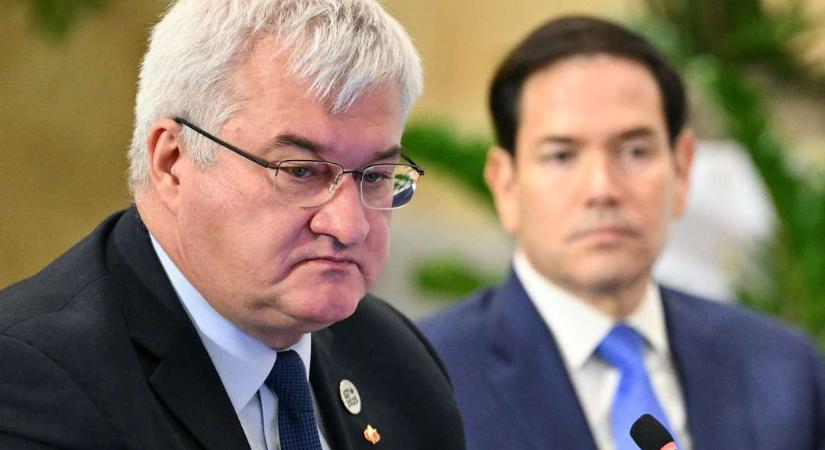 Ukrán külügyminiszter: Putyin és Zelenszkij személyes találkozója kell a békéhez