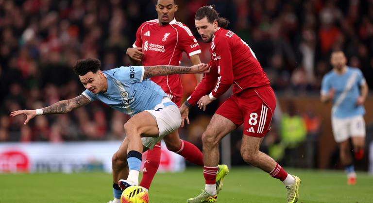 Szoboszlai Dominik hatalmas szabadrúgásgóljával szerzett vezetést a City ellen a Liverpool