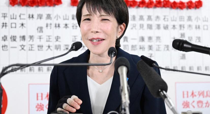 Tarolt Japánban a kemény Kína-kritikus miniszterelnök pártja, minden jel szerint kétharmados többséggel kormányozhat tovább