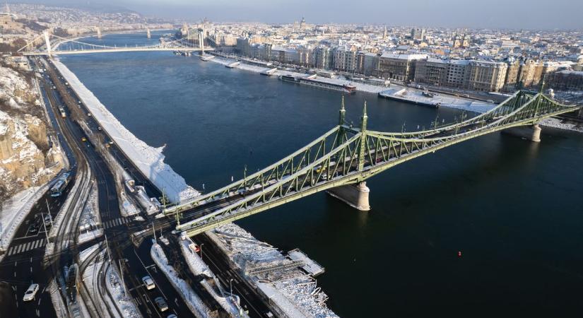 Duna Kör-séta: A kommunisták ma negyven éve vettek halálkanyart kimúlásuk célegyenese felé