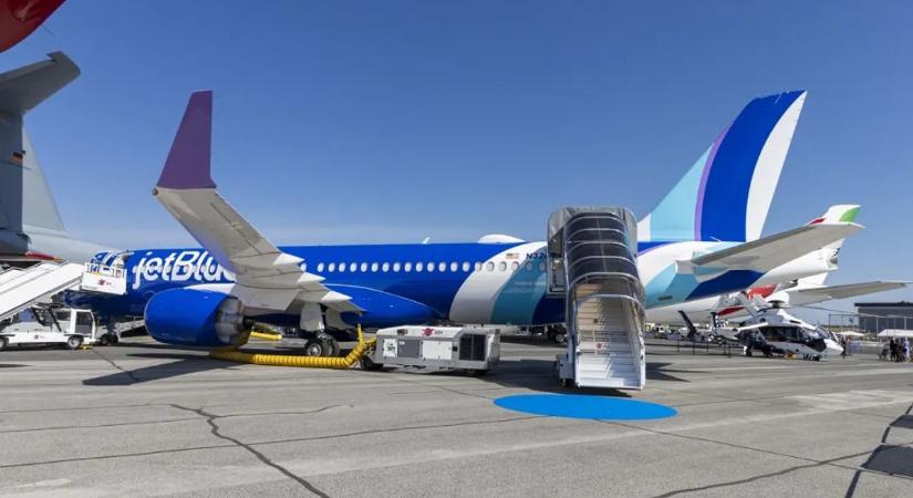 Szárnyalás helyett vesszőfutás – a budi miatt maradt a földön a repülő