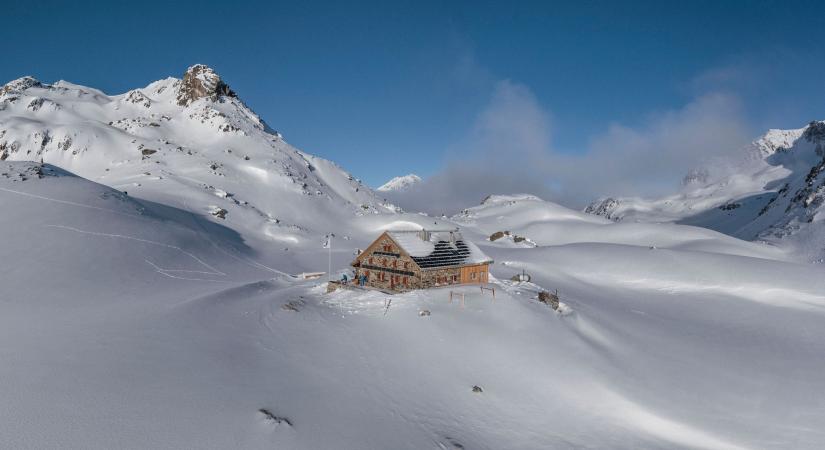 Klímaváltozás miatt olvadó pályák: így tűnik el csendben a svájci síparadicsom egy része