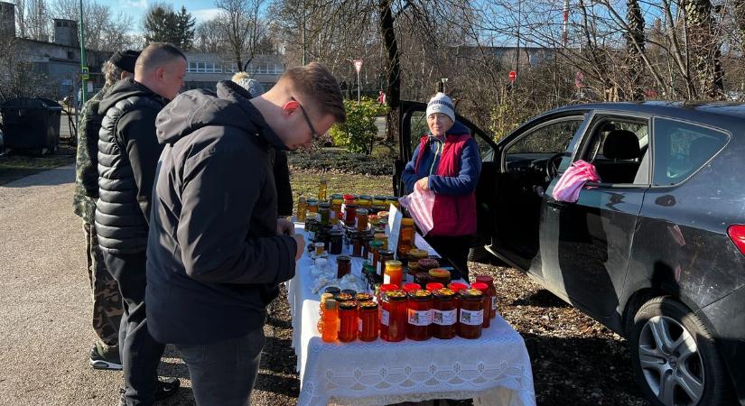 Nem csak vásár, közösségi élmény is: vasárnap Dunaújvárosban (képekkel, videóval)