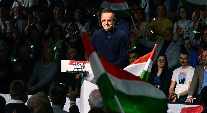 Szijjártó Péter olyat mondott élő adásban, amit ritkán hallani