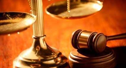 Közösség tagja elleni erőszak miatt emeltek vádat a Pécs Pride zebrajelmezes felvonulójára támadó fickó ellen