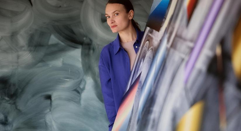 Acélcsövek, virágszirmok: absztrakció batizi alapokkal