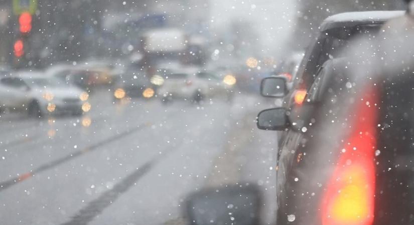 Felhők uralják majd az eget - Zápor, havas eső is jöhet hétfőn