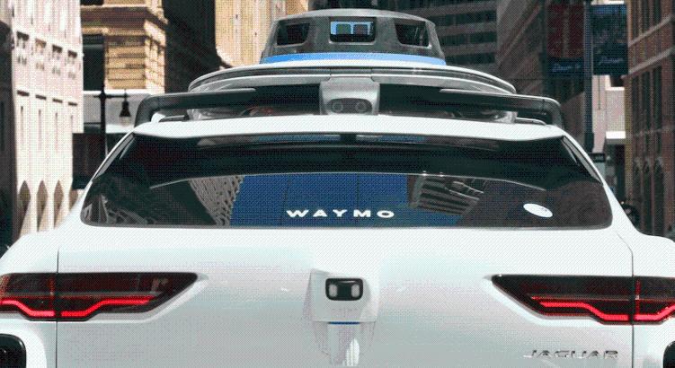 Brutális összeget pumpál a Waymo a robotaxi-bizniszbe