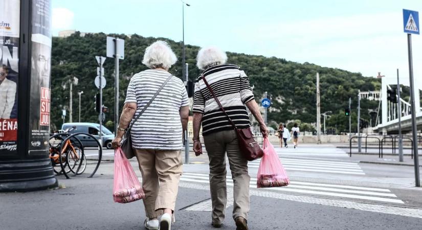 Mutatjuk, hogy mikor érkezik a 13. és a 14. havi nyugdíj