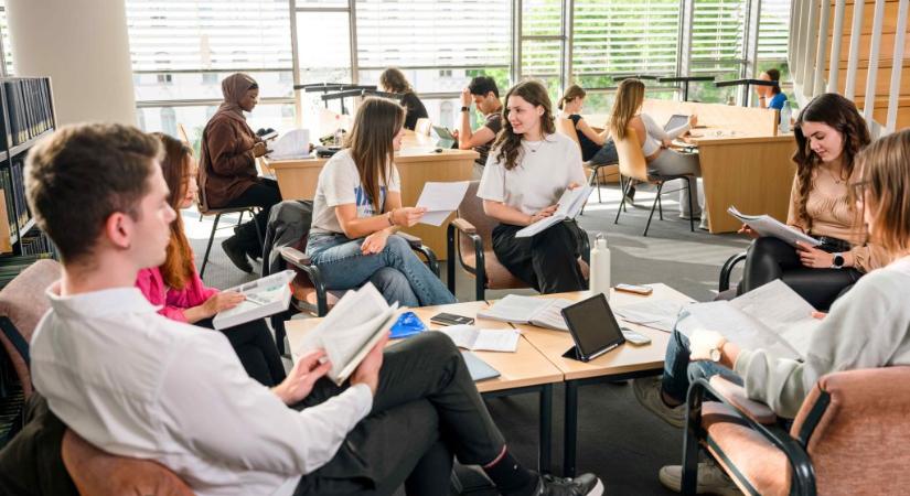 Tanulás és munka kéz a kézben: így segíti az Szegedi Tudományegyetem a dolgozni vágyó hallgatóit