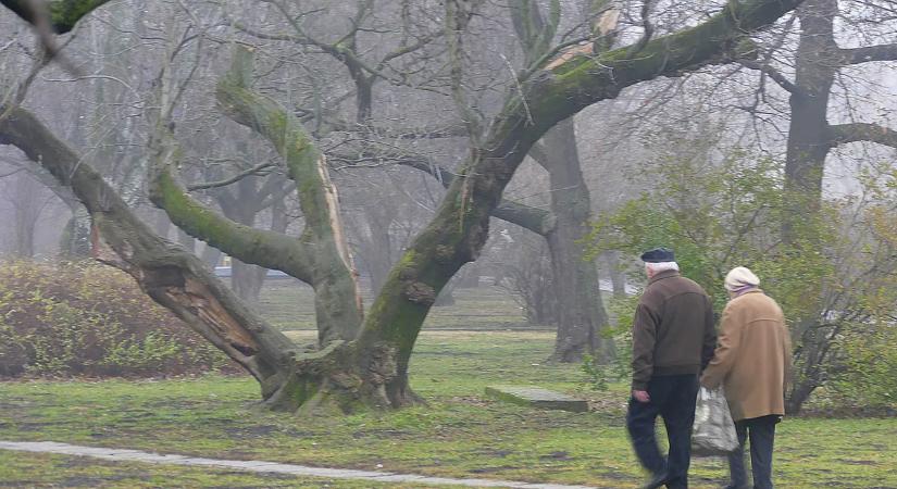 13. havi nyugdíj: Bajnai megszüntette, Orbán Viktor visszaépítette, de a Tisza megint megszüntetné