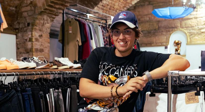 Százmilliós használtruha-bizniszt robbantott be a huszonkét éves tulajdonos — a magyarok élnek-halnak az olcsóbb luxusért