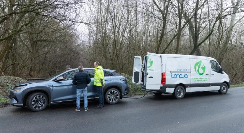 31 villanyautót merítettek nullára a magyar utakon, mutatjuk, melyik bírta a legtovább!