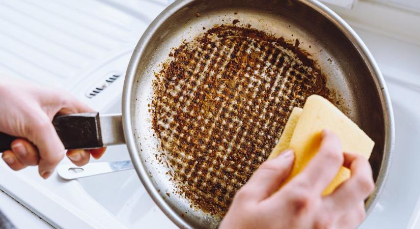 Ezért nem szabad a serpenyőt azonnal elmosni sütés után