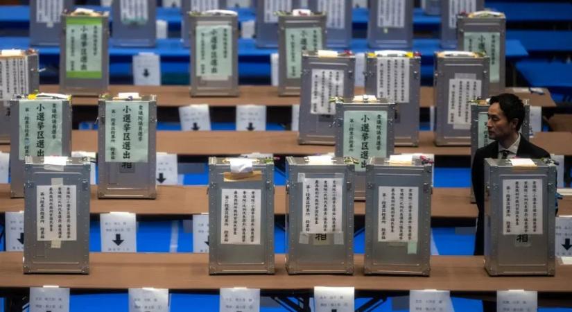 Kétharmados többséggel tarolt a japán kormánypárt az előrehozott választáson