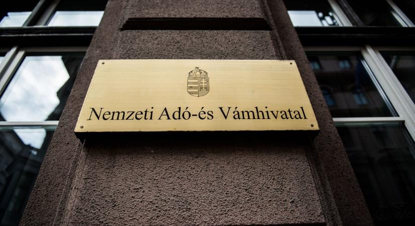 A fogyasztóvédelem és a NAV ellenőrzésén is megbukott egy fogyást ígérő terméket forgalmazó webáruház