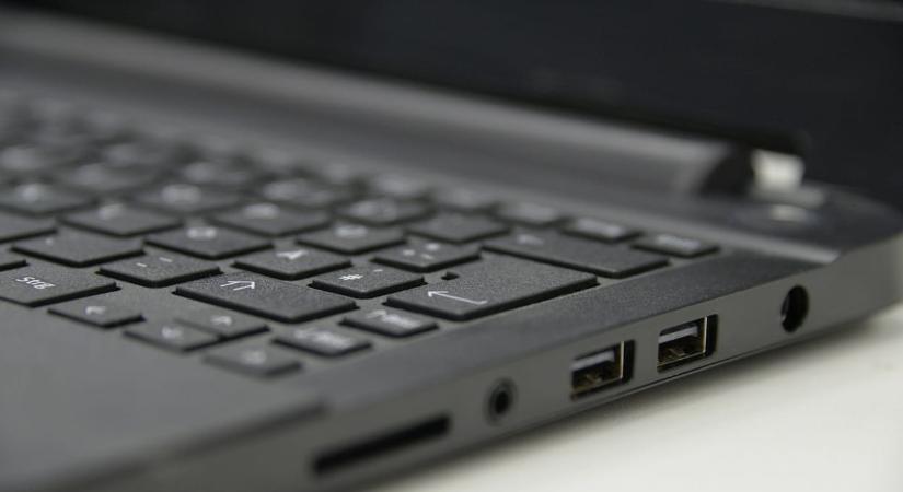 Minden laptopot érint az USB-változás, amit 2026-ban vezet be az EU