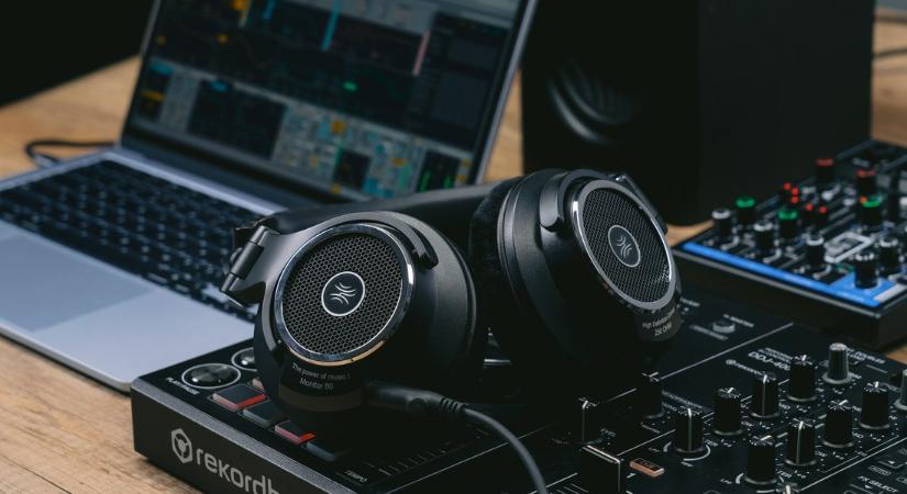 Véget ér az univerzális fejhallgatók kora