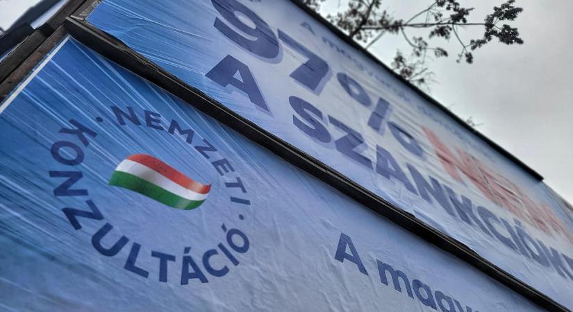 Kiderült, hogy mennyi pénzt tapsolt el a kormány 2011 óta nemzeti konzultációkra